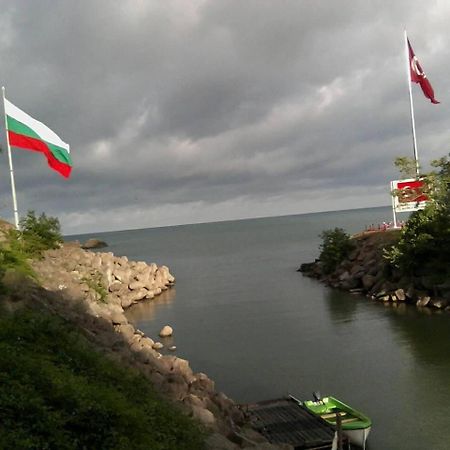 Вила За Гости Бранко И Приятели Rezovo Exterior photo